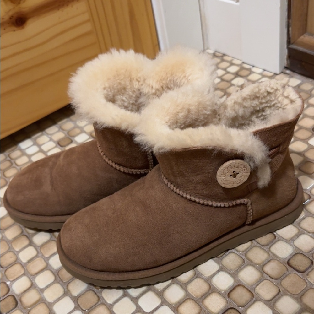 UGG Brown Ankle Boots with Cream Fur